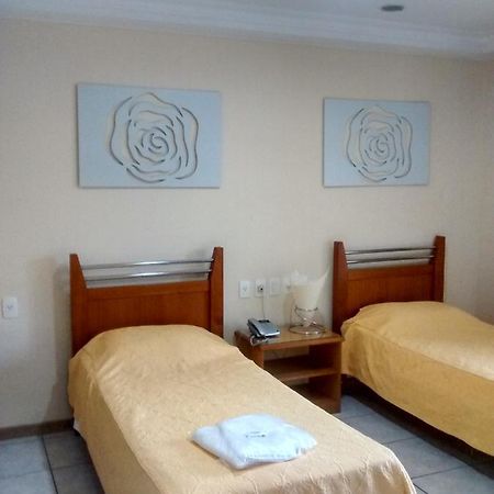 איטפרונה Hotel Top Center מראה חיצוני תמונה